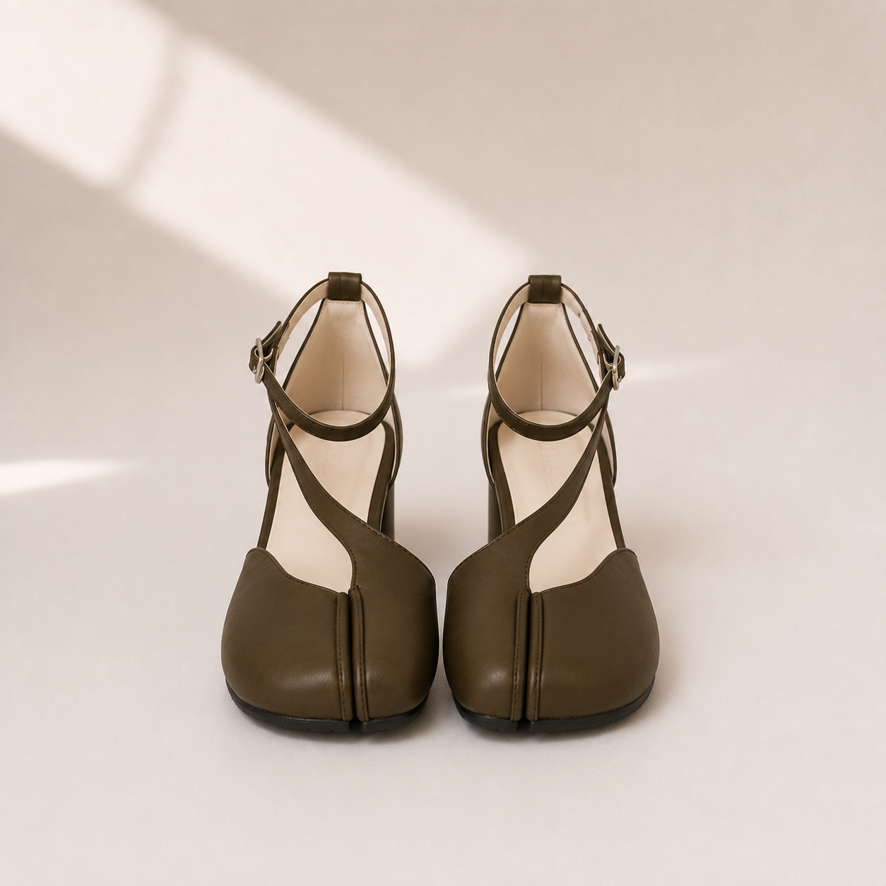 Velune Tabi Heels (Genuine Leather)