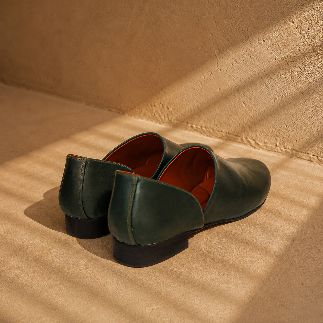 Noir Slip-On