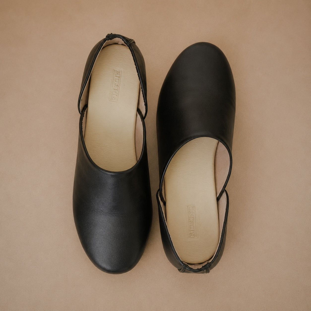 Noir Slip-On