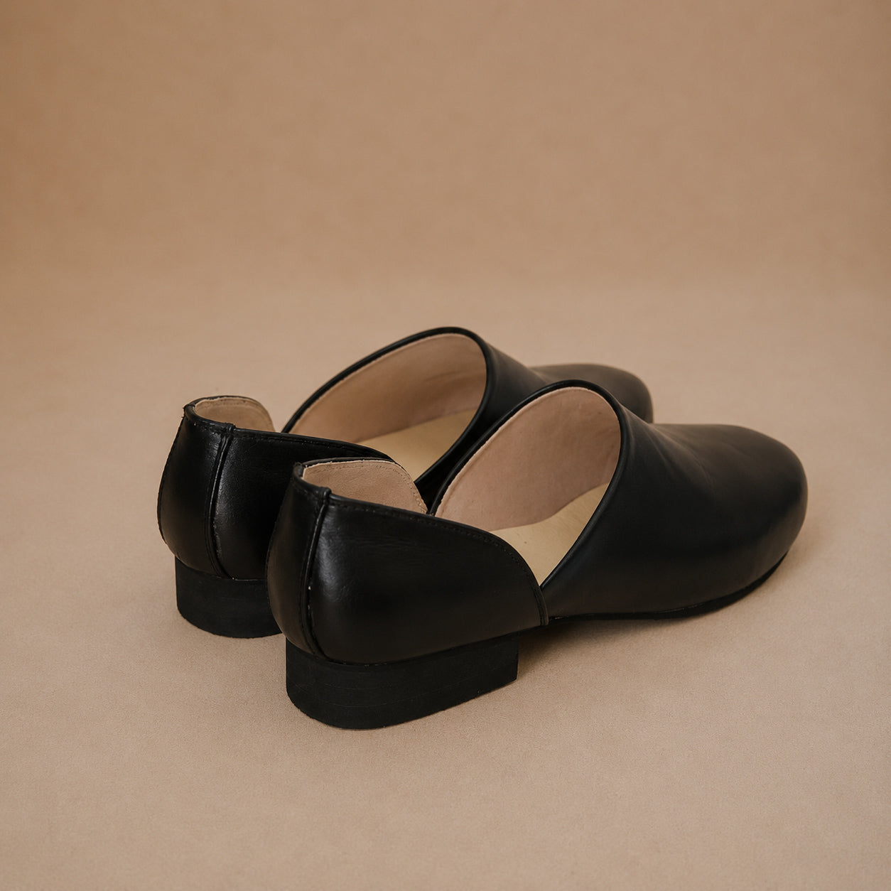 Noir Slip-On