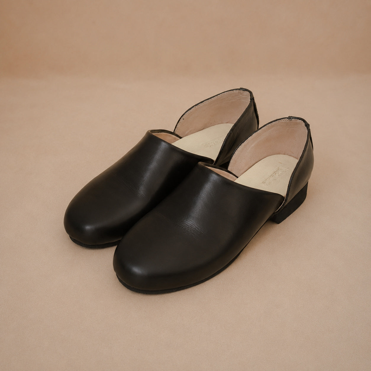 Noir Slip-On