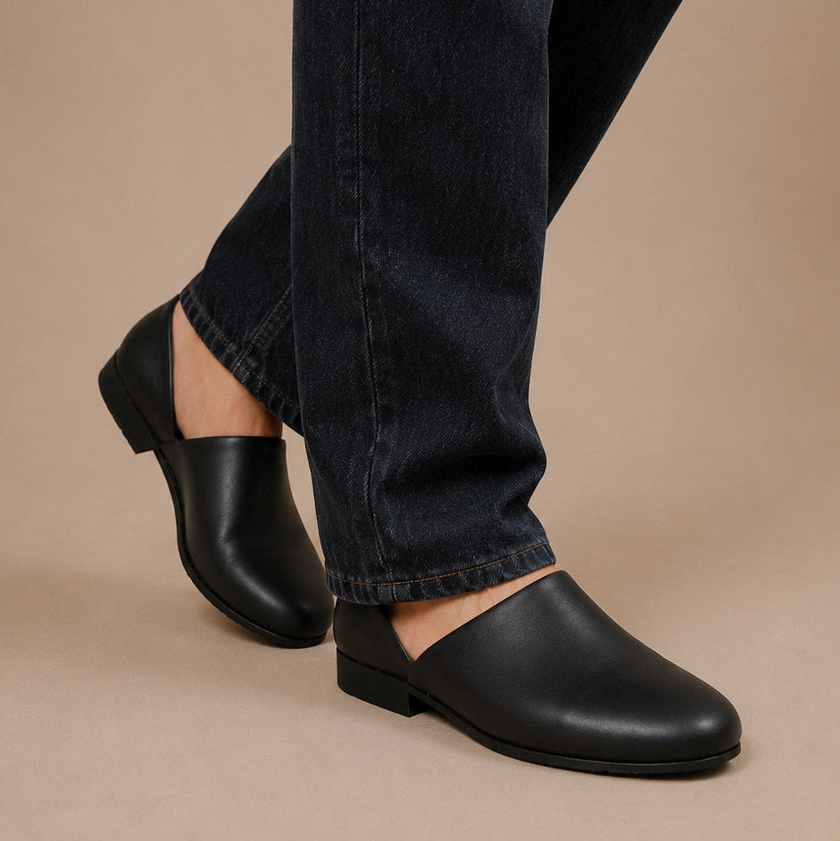 Noir Slip-On