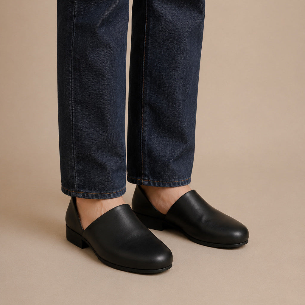 Noir Slip-On