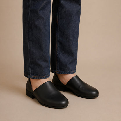 Noir Slip-On