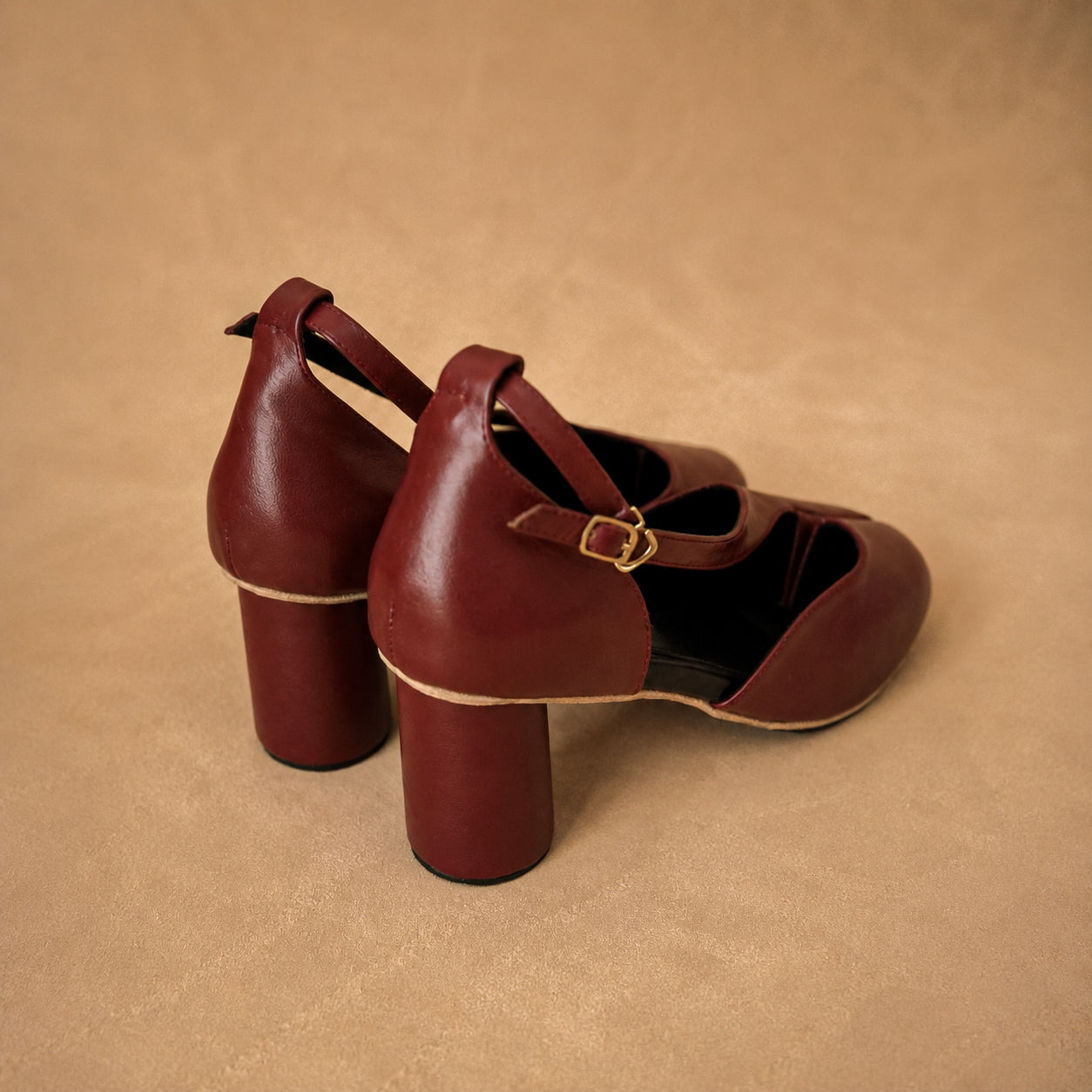 Velune Tabi Heels (Genuine Leather)