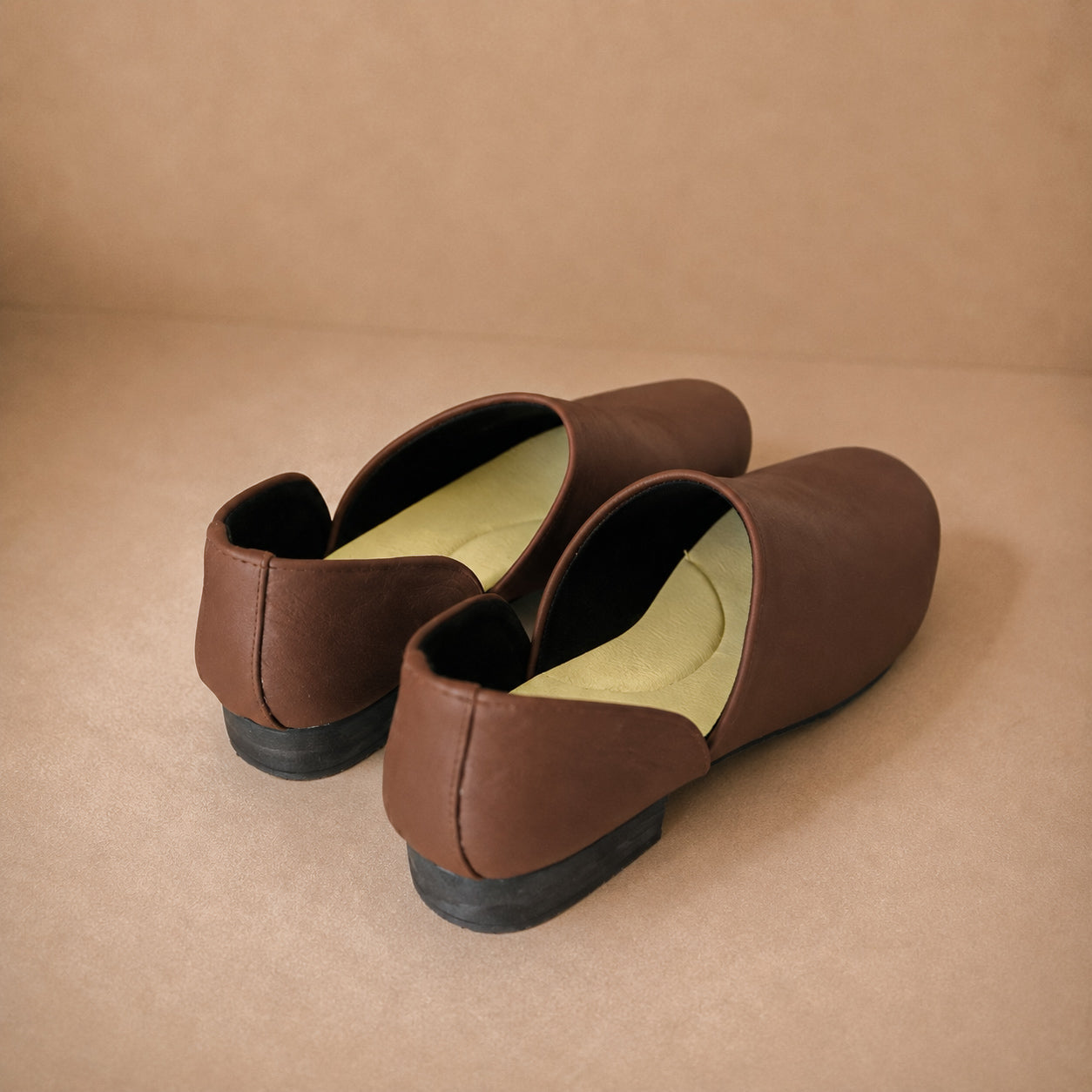 Noir Slip-On