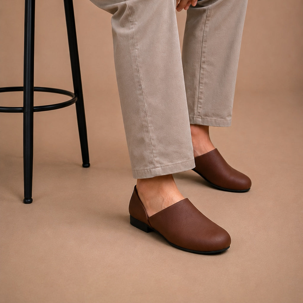 Noir Slip-On