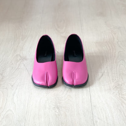 Hana Tabi Flat