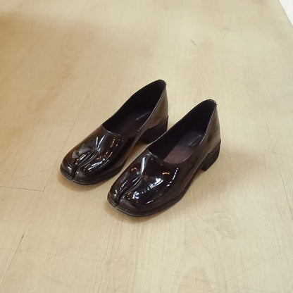 Hana Tabi Flat