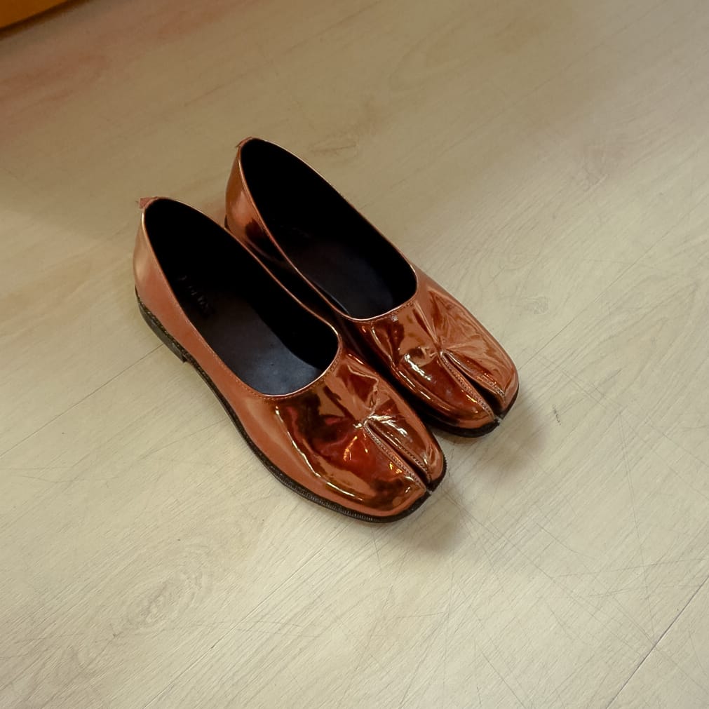 Hana Tabi Flat