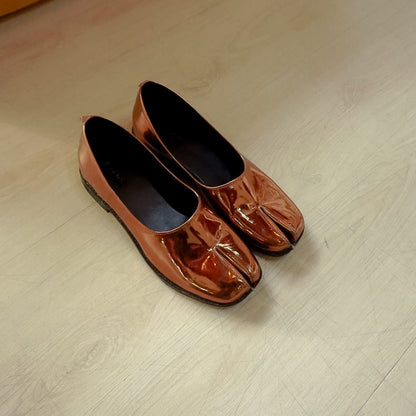 Hana Tabi Flat