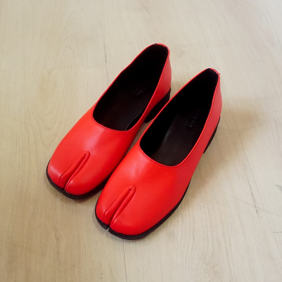 Hana Tabi Flat