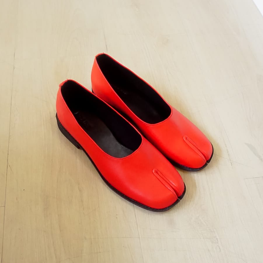 Hana Tabi Flat