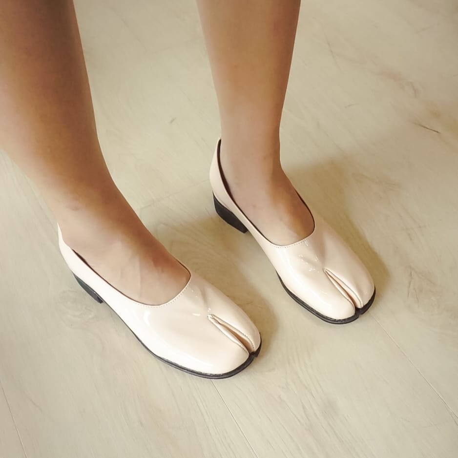 Hana Tabi Flat