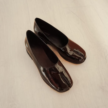 Hana Tabi Flat
