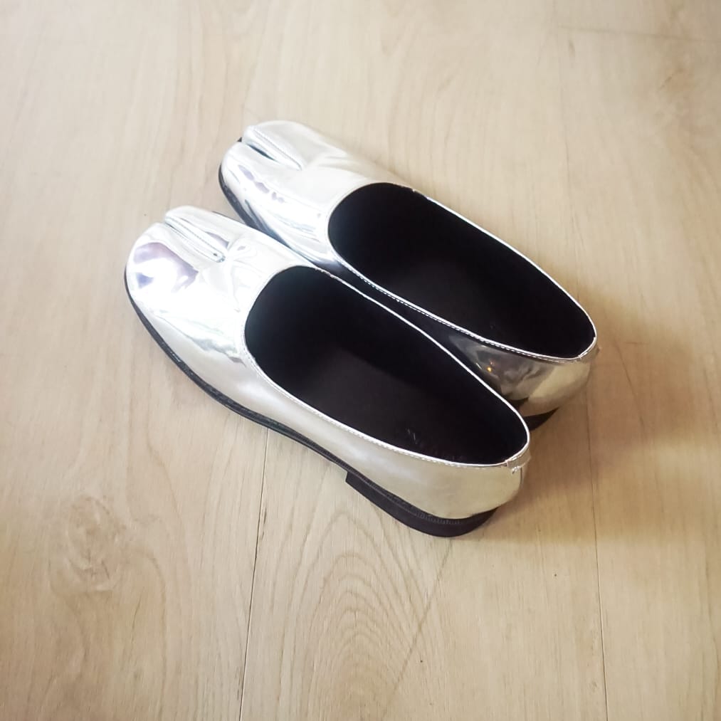 Hana Tabi Flat