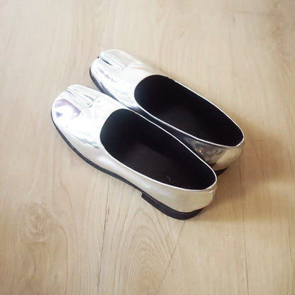 Hana Tabi Flat