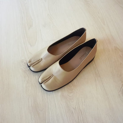 Hana Tabi Flat