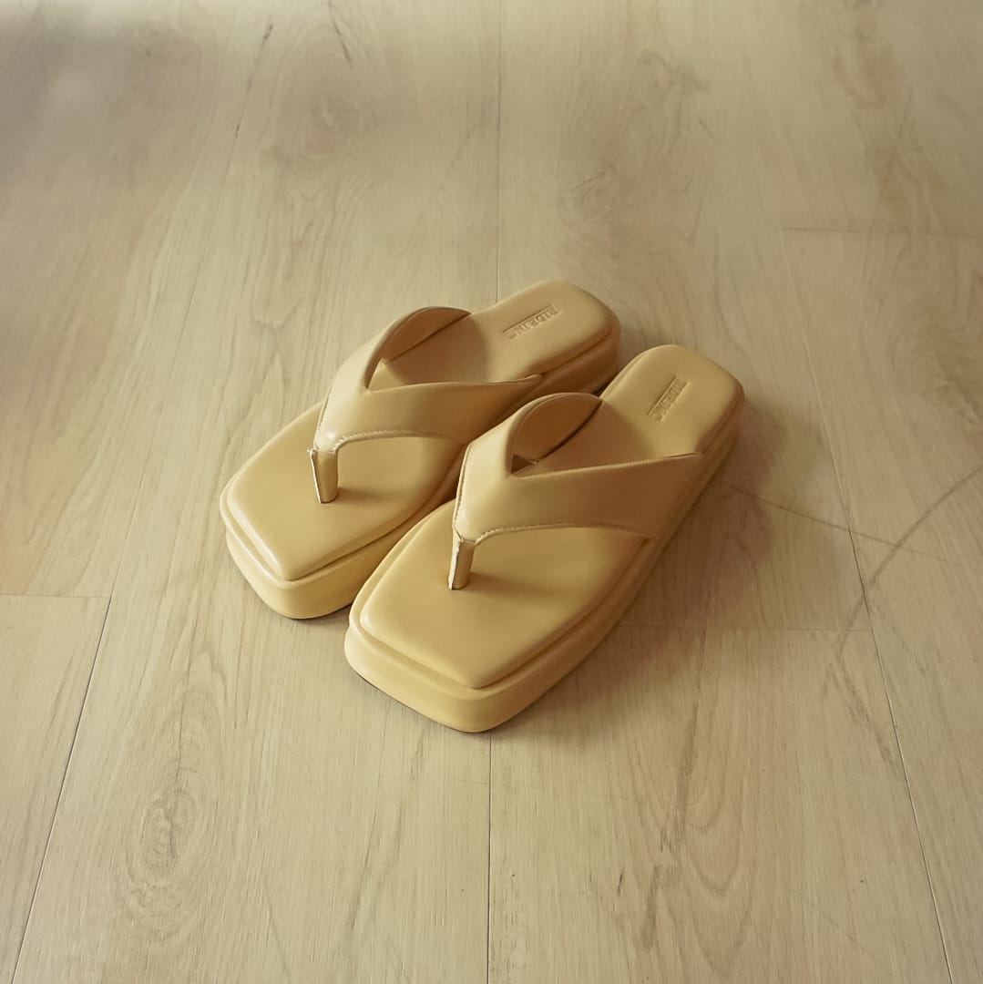 Huri Platform Sandals