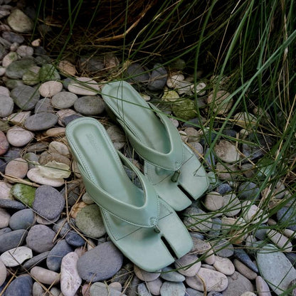 Huri Tabi Sandals