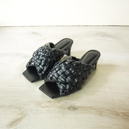 Naida Slipper Type II (Block Heels)