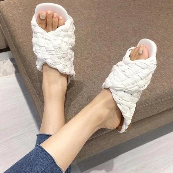 Naida Slipper