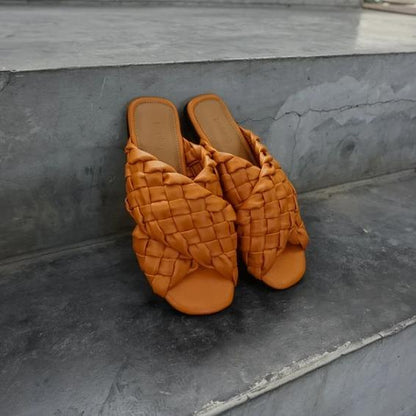Naida Slipper