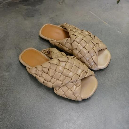 Naida Slipper