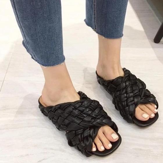 Naida Slipper