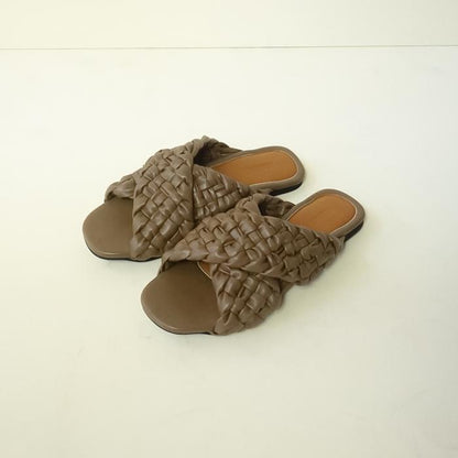Naida Slipper